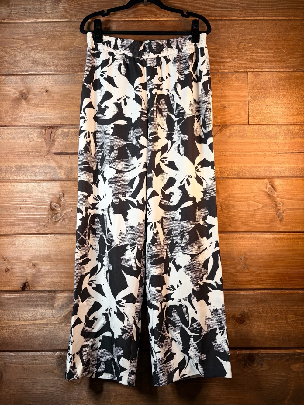 JM Collection Black and White Patterned Straight Leg Pants Size Small 🖤